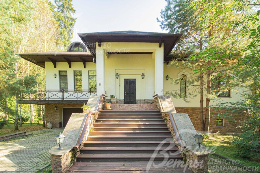 Коттедж 462 кв.м на лесном участке 27 соток