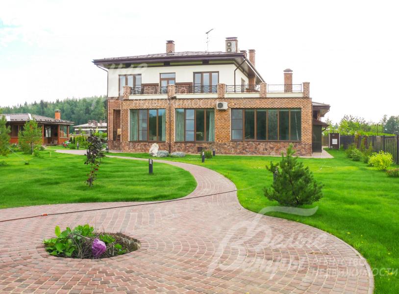 Готовый к проживанию дом 584  кв.м в к/п Графские Пруды.