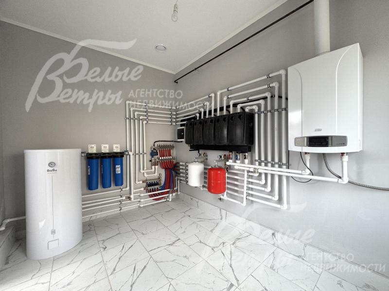 В котельной - котёл Baxi Luna 3 мощностью 31–33 кВт, бойлер косвенного нагрева Ballu объёмом 200 л, также установлена система очистки воды