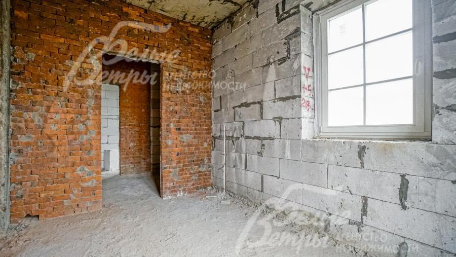 Внутренние несущие стены из кирпича, наружные -газосиликатный блок