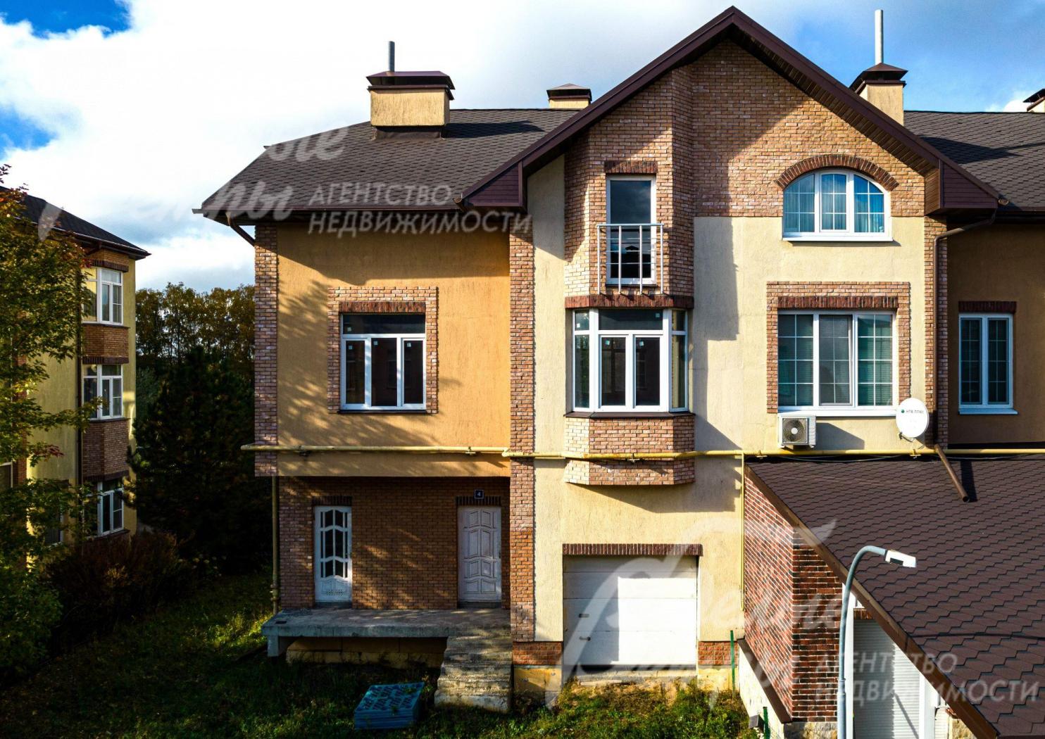 Торцевая секция таунхауса в обжитом ЖК Дубровка