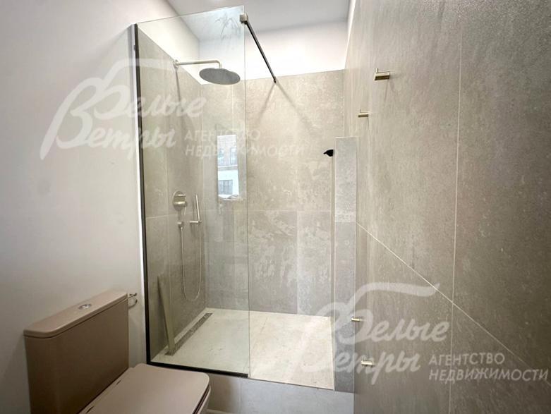 В санузлах и в прихожей предусмотрены тёплые водяные полы