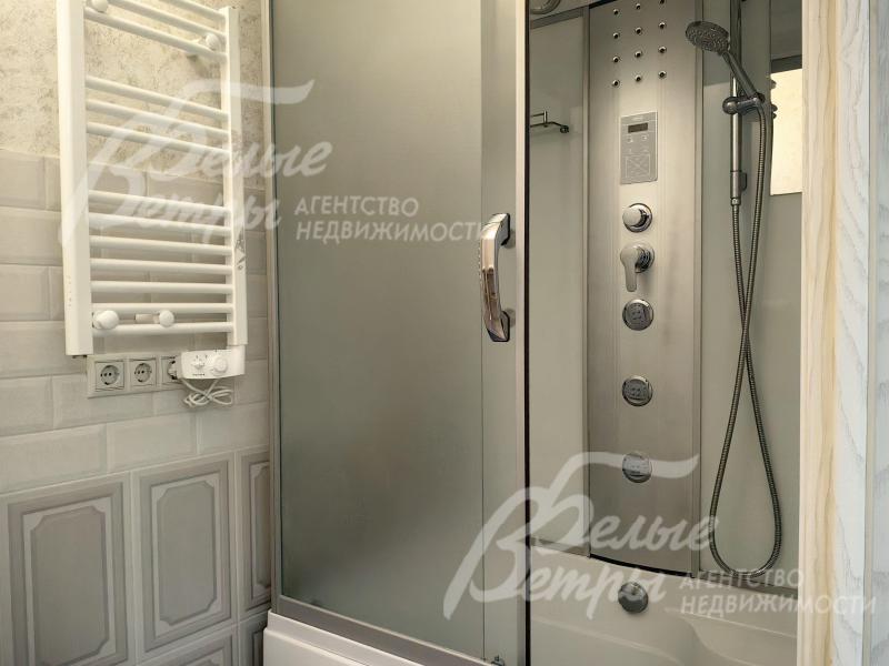 Душевая в цокольном этаже.