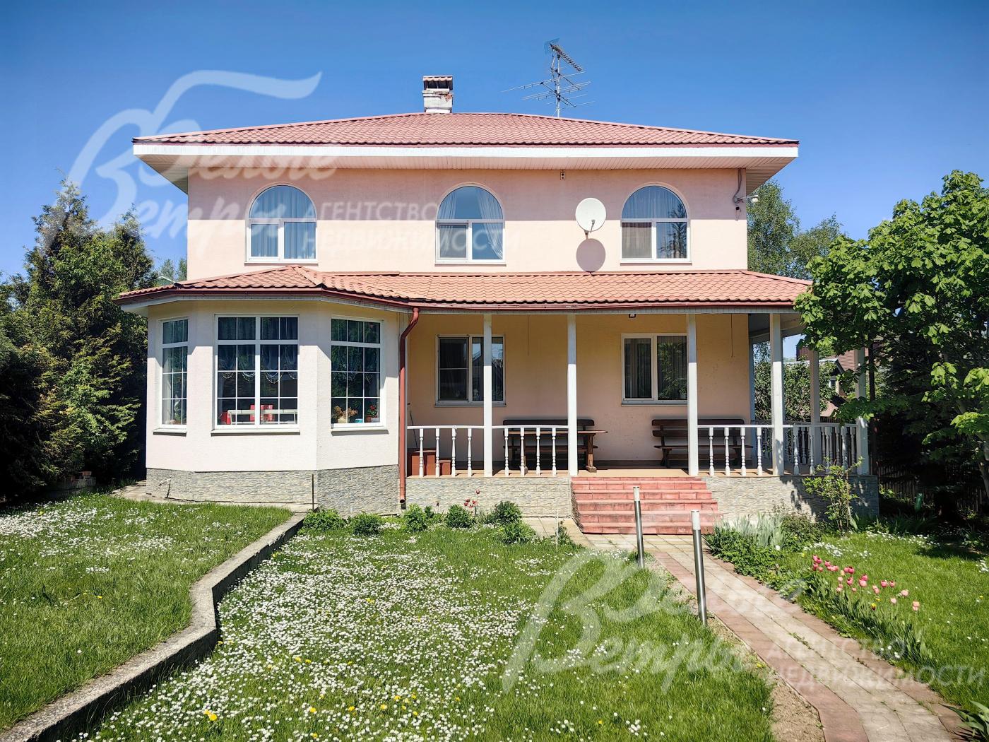 Теплый уютный дом 234 кв.м для круглогодичного проживания в живописном месте.