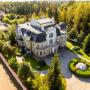 Премиальный жилой комплекс из 4-х зданий, построенный в классическом стиле