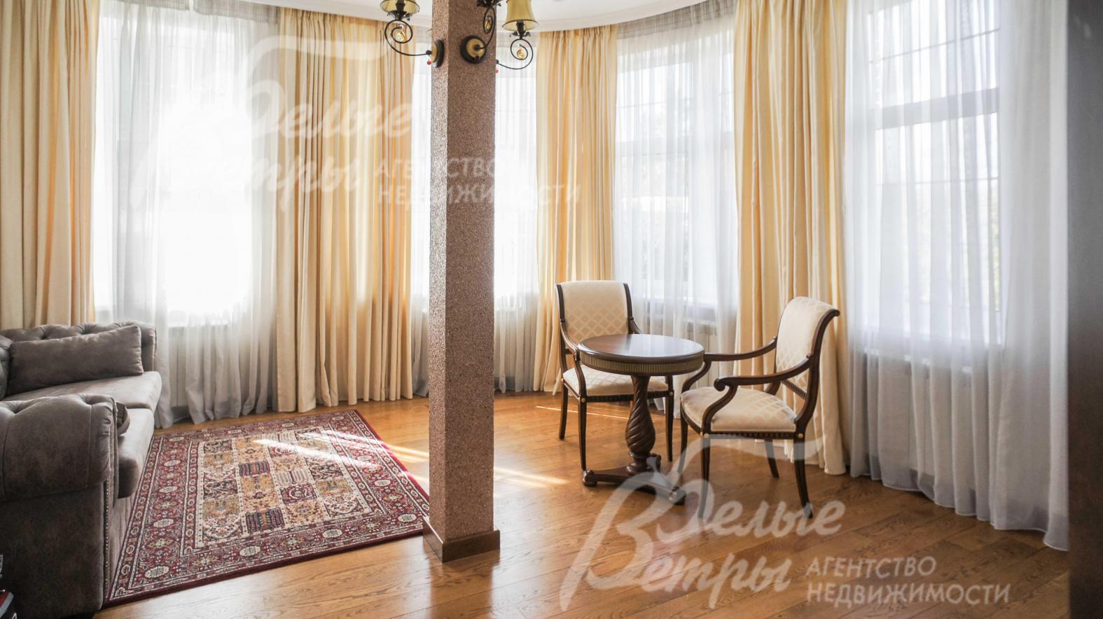 Дом в аренду с дизайнерской отделкой с применением дорогих материалов