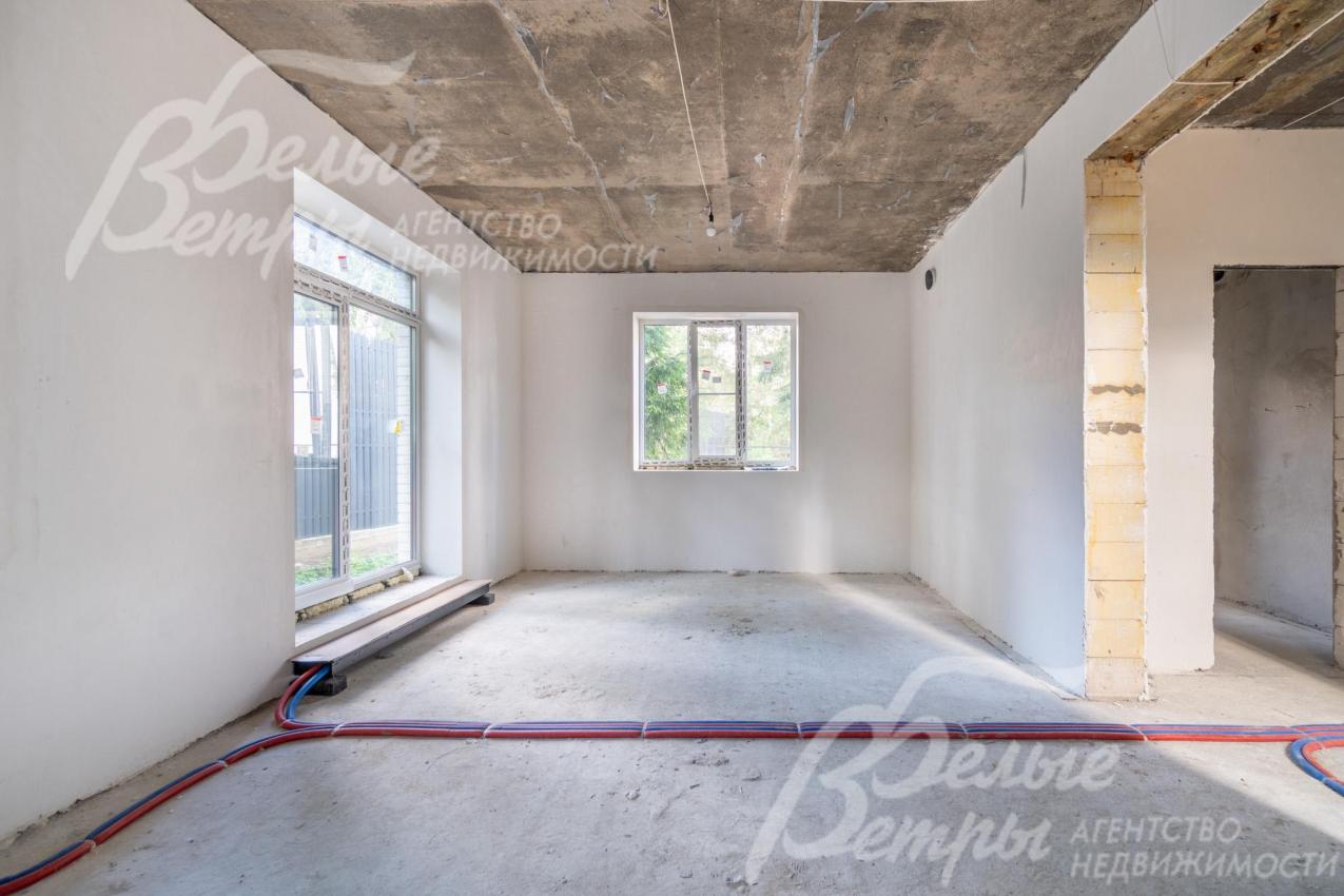 Будущая кухня-гостиная-столовая с выходом на участок