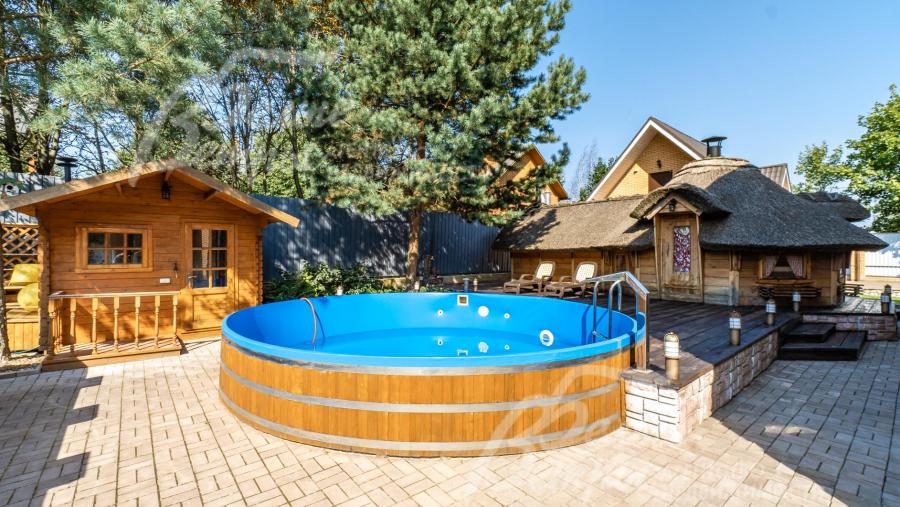 В зоне бассейна установлен осушитель