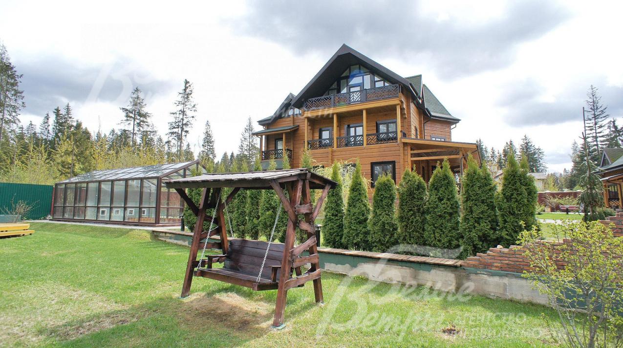 Деревянные дома в коттеджном поселке ВИК 