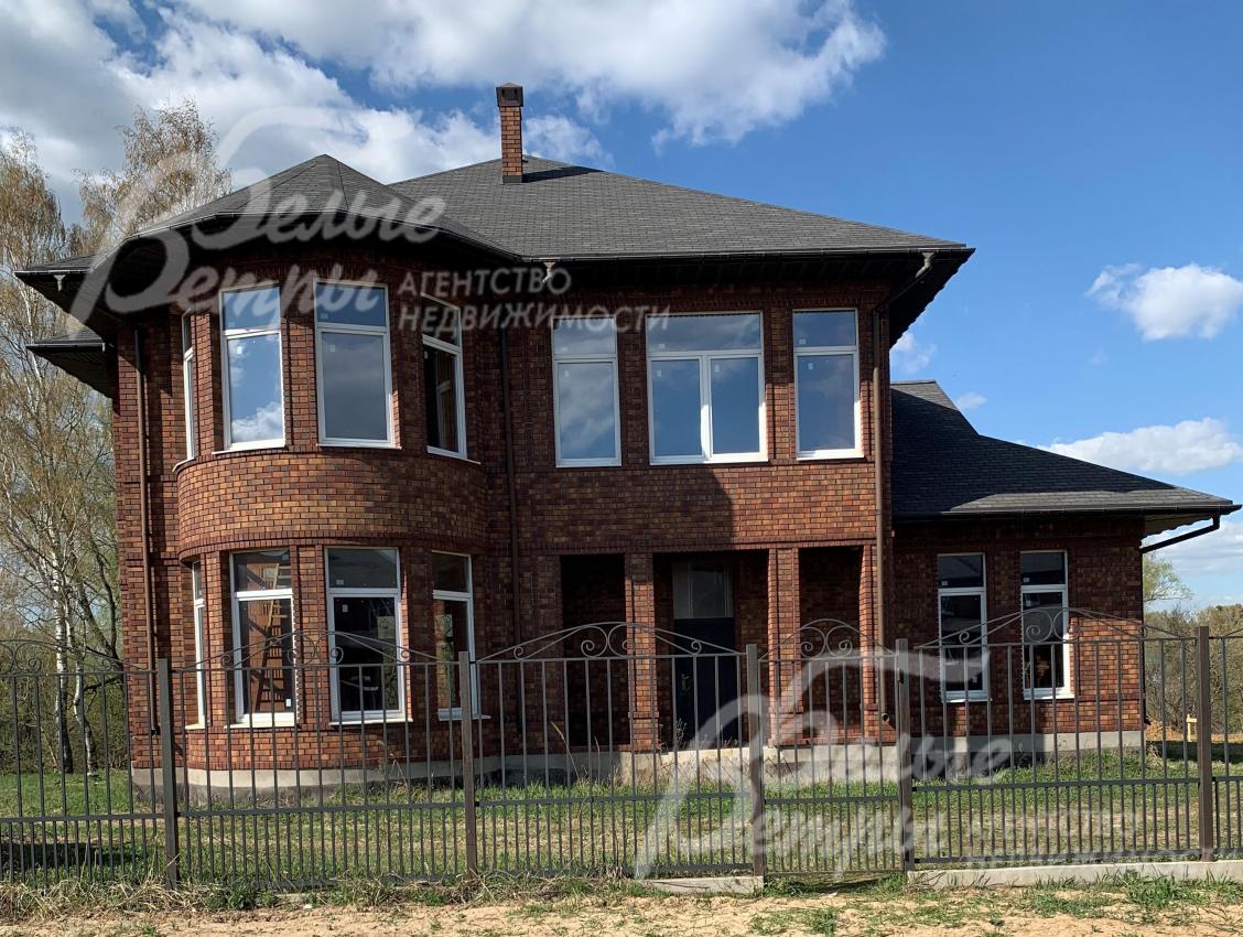 Кирпичный дом 310 кв.м в поселке бизнес класса Ильичевка   Участок 26 соток на берегу реки Решетня и Десна