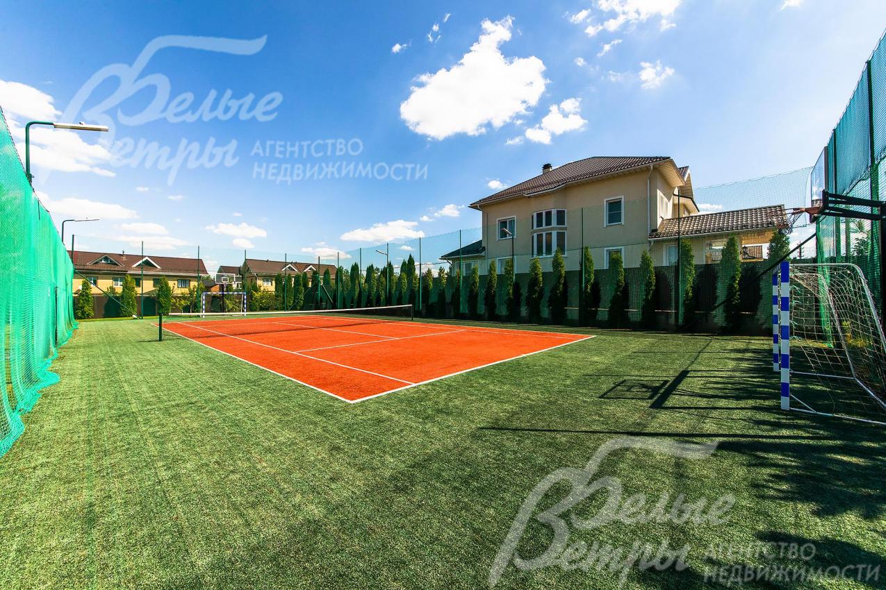 Площадка для игры в футбол