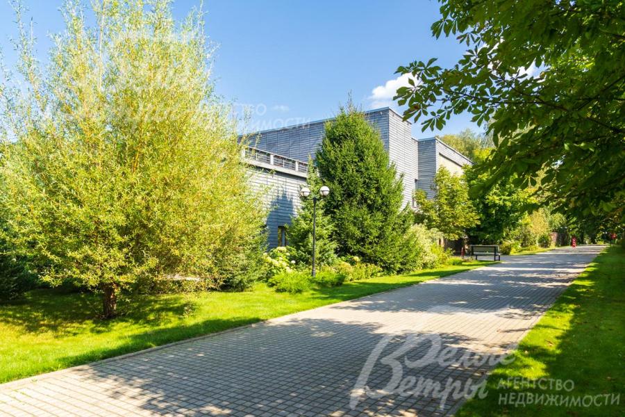 Клубный дом с бассейном для жителей поселка Варварино Эко