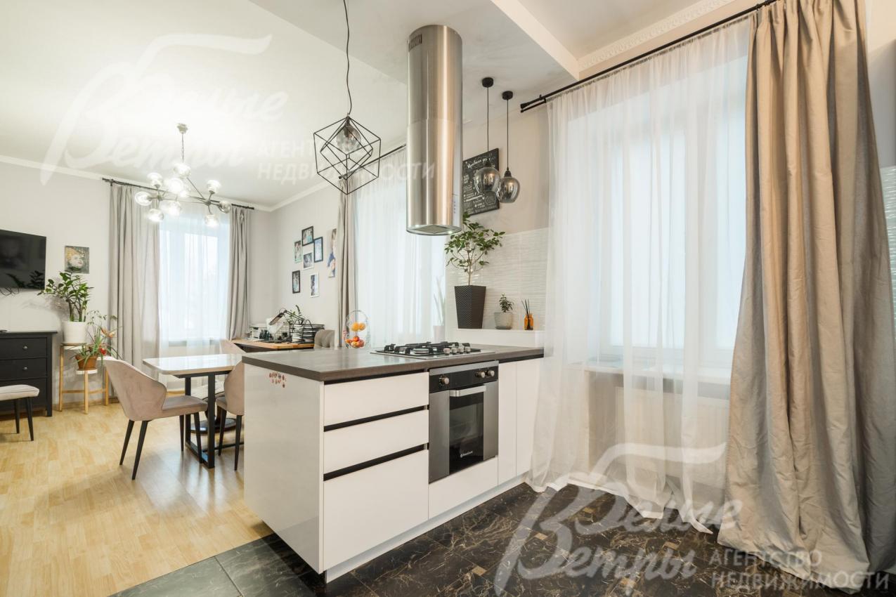 Просторный дом с мебелью и бассейном в аренду в кп Ирбис