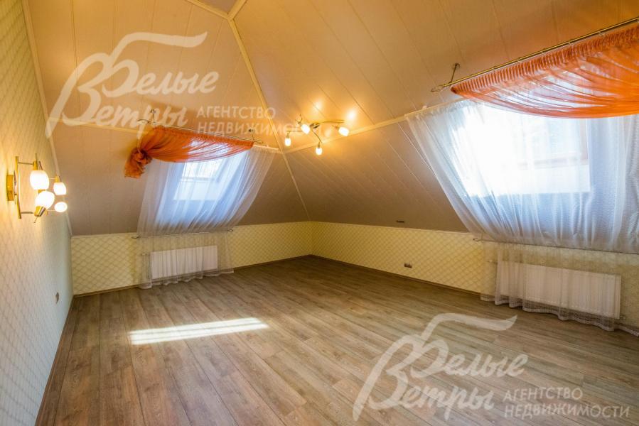 Одна из спален на мансардном этаже