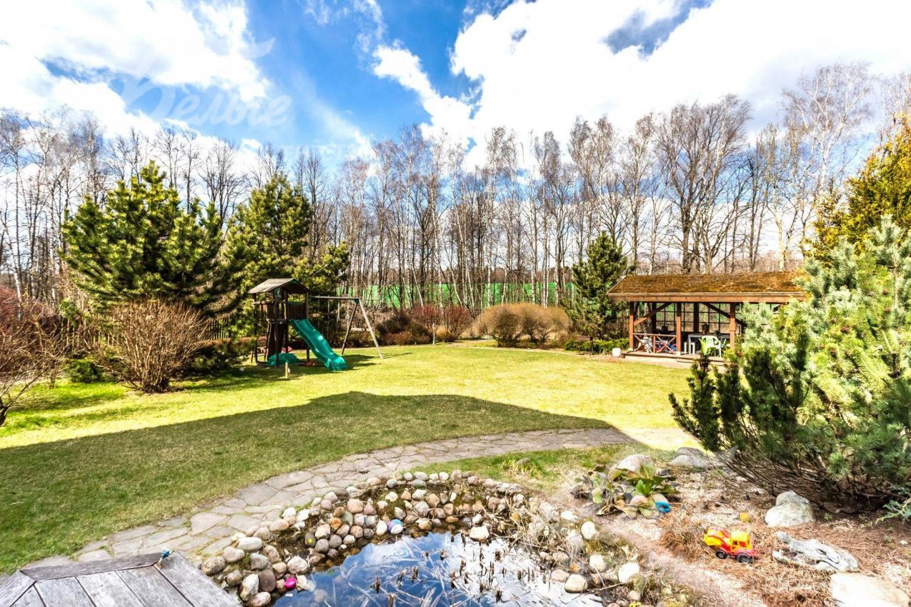 Красивый благоустроенный участок 12 соток с беседкой для барбекю