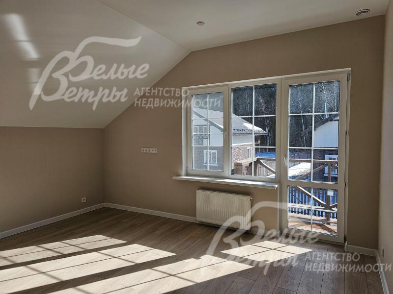 В доме 5 спален.